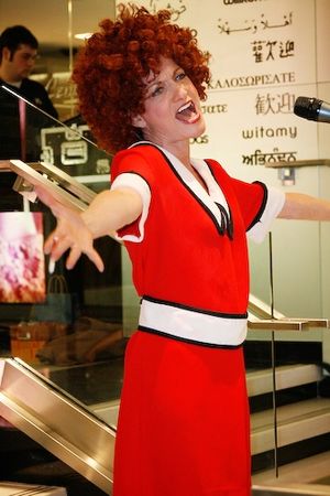 Janet Dickinson @ BroadwayWorld Janet Dickinson Photo
