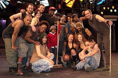 Cedric The Entertainer and the cast of Stomp Out Loud Photo