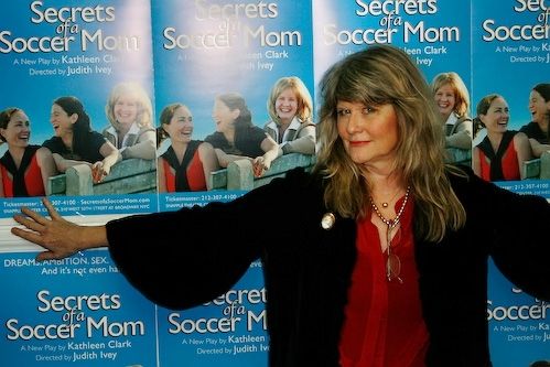 Photos: 'Secrets of a Soccer Mom' Opening Night — photo 9 of 18