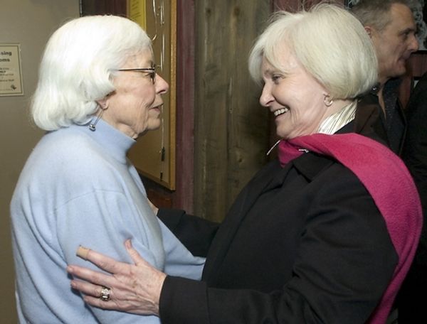 Helen Stenborg and Joanne Woodward Photo
