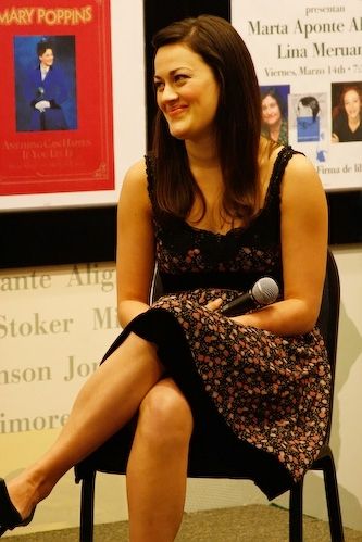 Photo Coverage: Ashley Brown, Michael Lassel at Barnes & Noble Book-Signing — photo 4 of 30