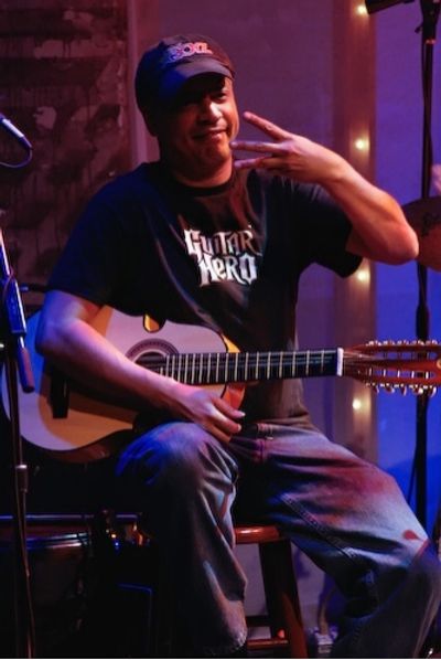 On Guitars, Dave Matos
 Photo