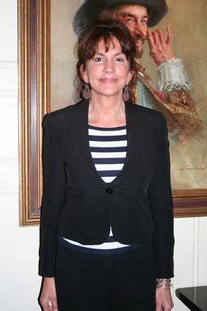 Mercedes Ruehl Photo