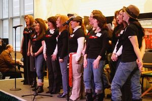 Julie Stevens, Martha Byrne, Alyson Mord, Karen Schleifer, Ellyn Gale, Susan Lipton,  Photo