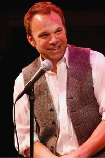 Norbert Leo Butz
 Photo