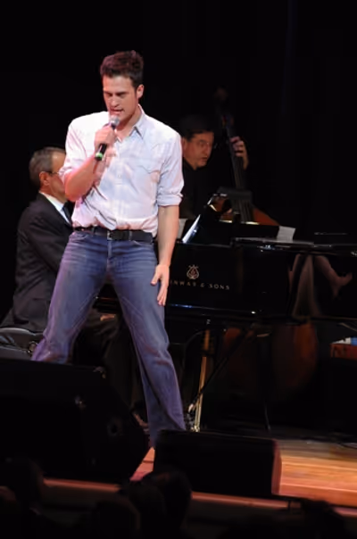 Cheyenne Jackson
 Photo