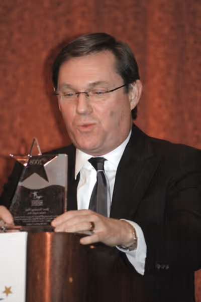 Richard Thomas accepting the award for Best Touring Play-Twelve Angry Men
 Photo