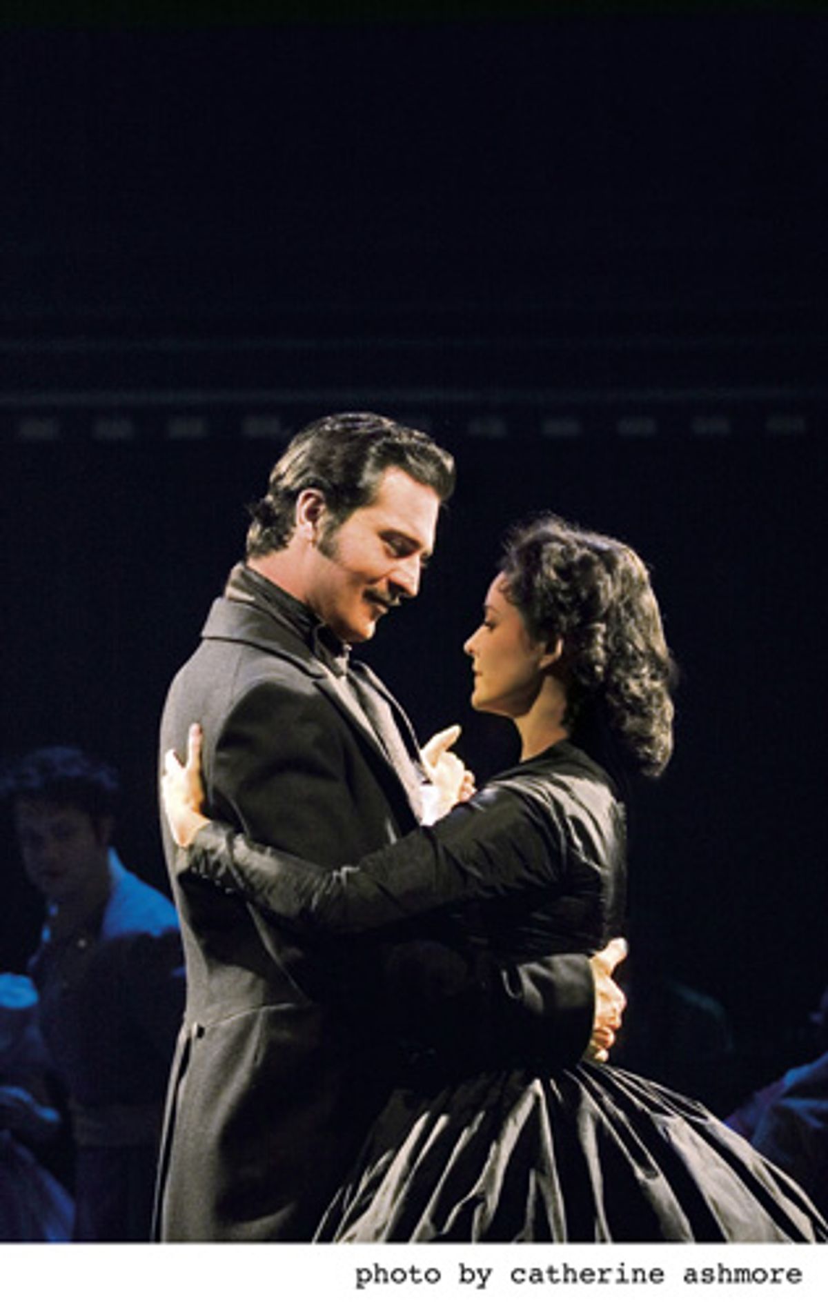 Rhett Butler and Scarlett O'Hara (Darius Danesh and Jill Paice) at 