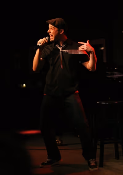 Skylar Astin Photo