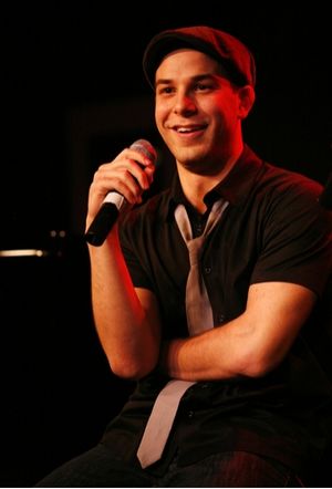 Skylar Astin Photo