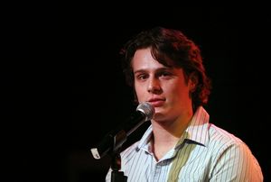 Jonathan Groff Photo