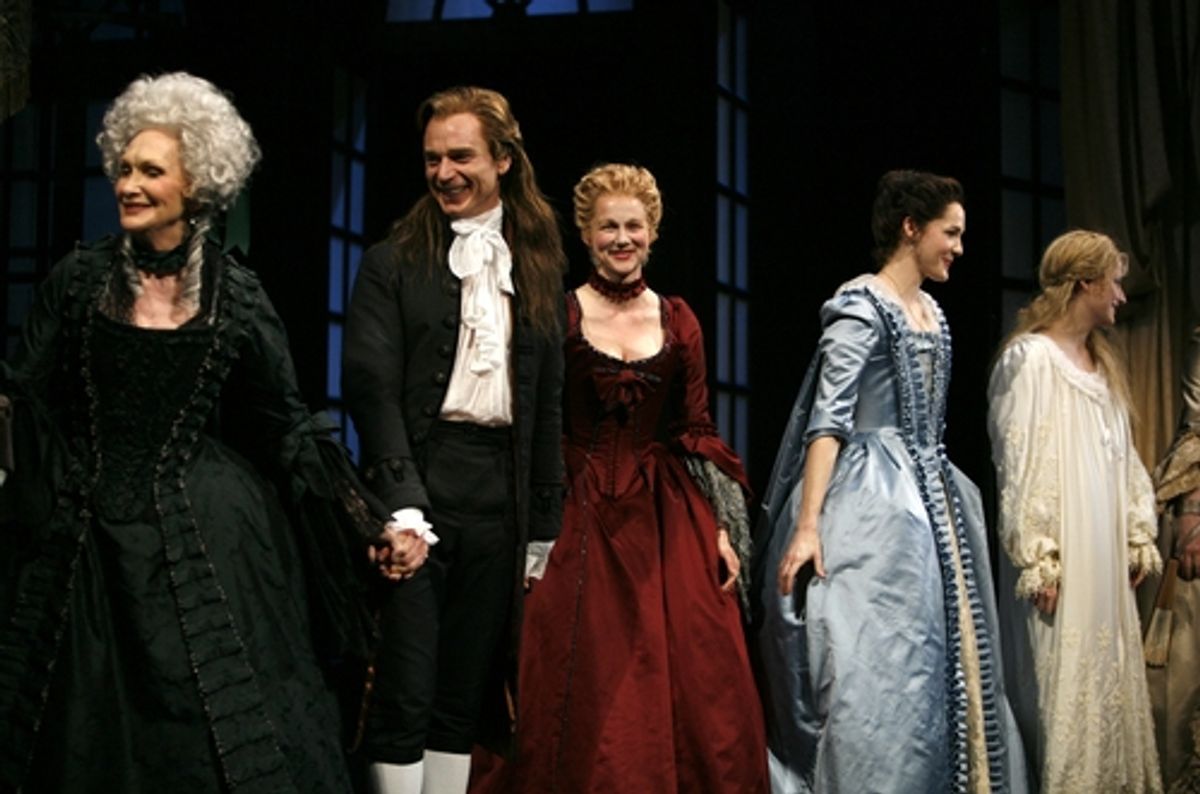 Laura Linney with Sian Phillips, Ben Daniels, Jessica Collins, and Mamie Gummer at 