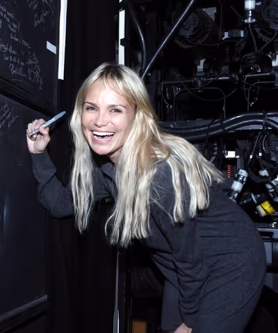 Kristin Chenoweth signs the Celebrity Wall Photo