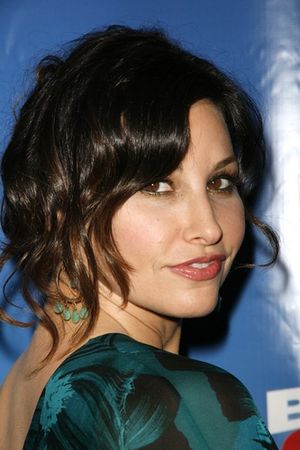 Gina Gershon

 Photo