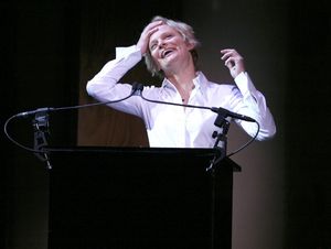 Martha Plimpton Photo