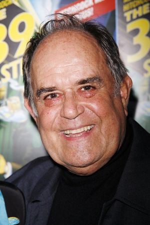 Laurence Luckinbill 
 Photo