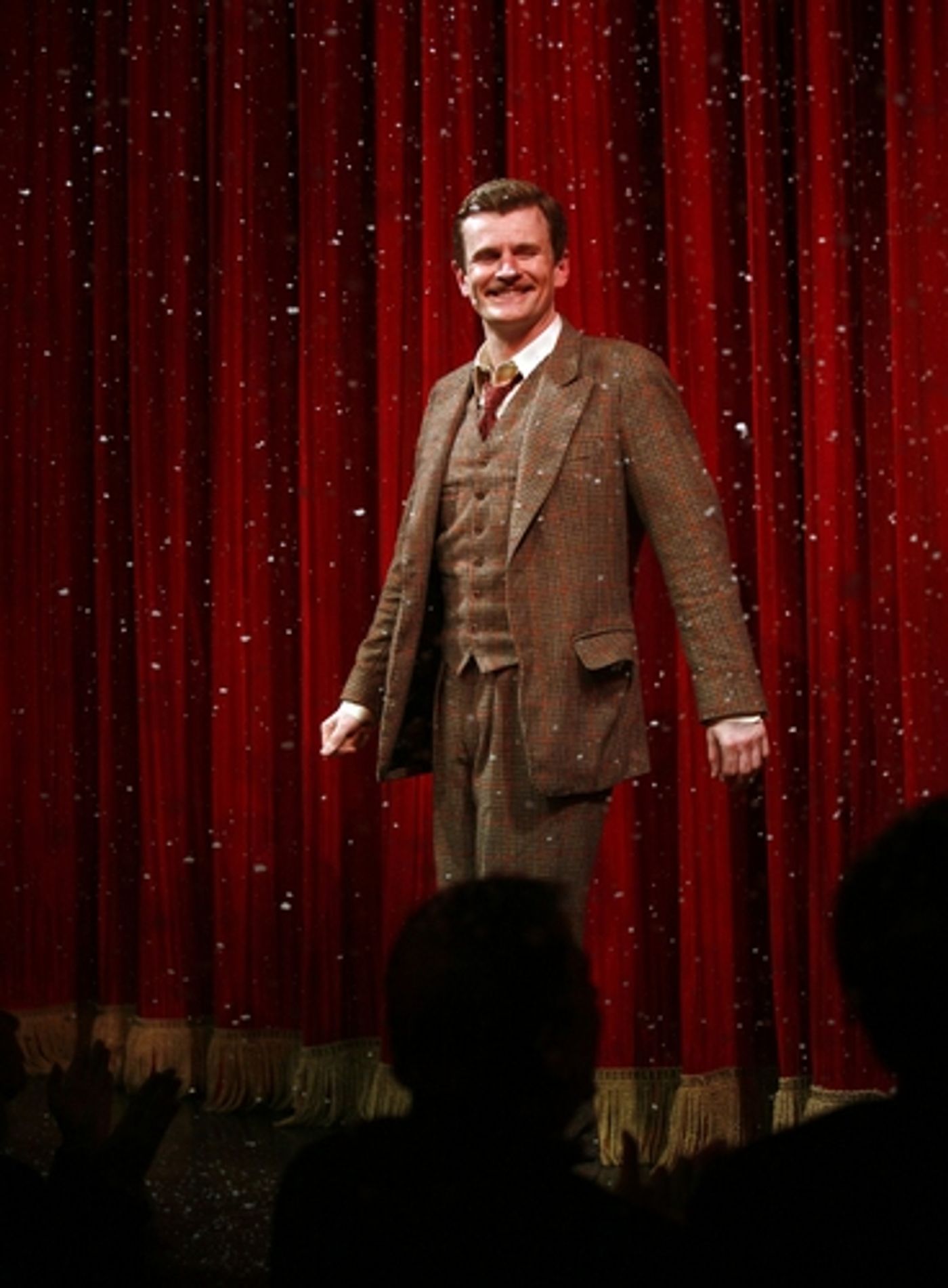 Photo Coverage: 39 STEPS Opening  Image