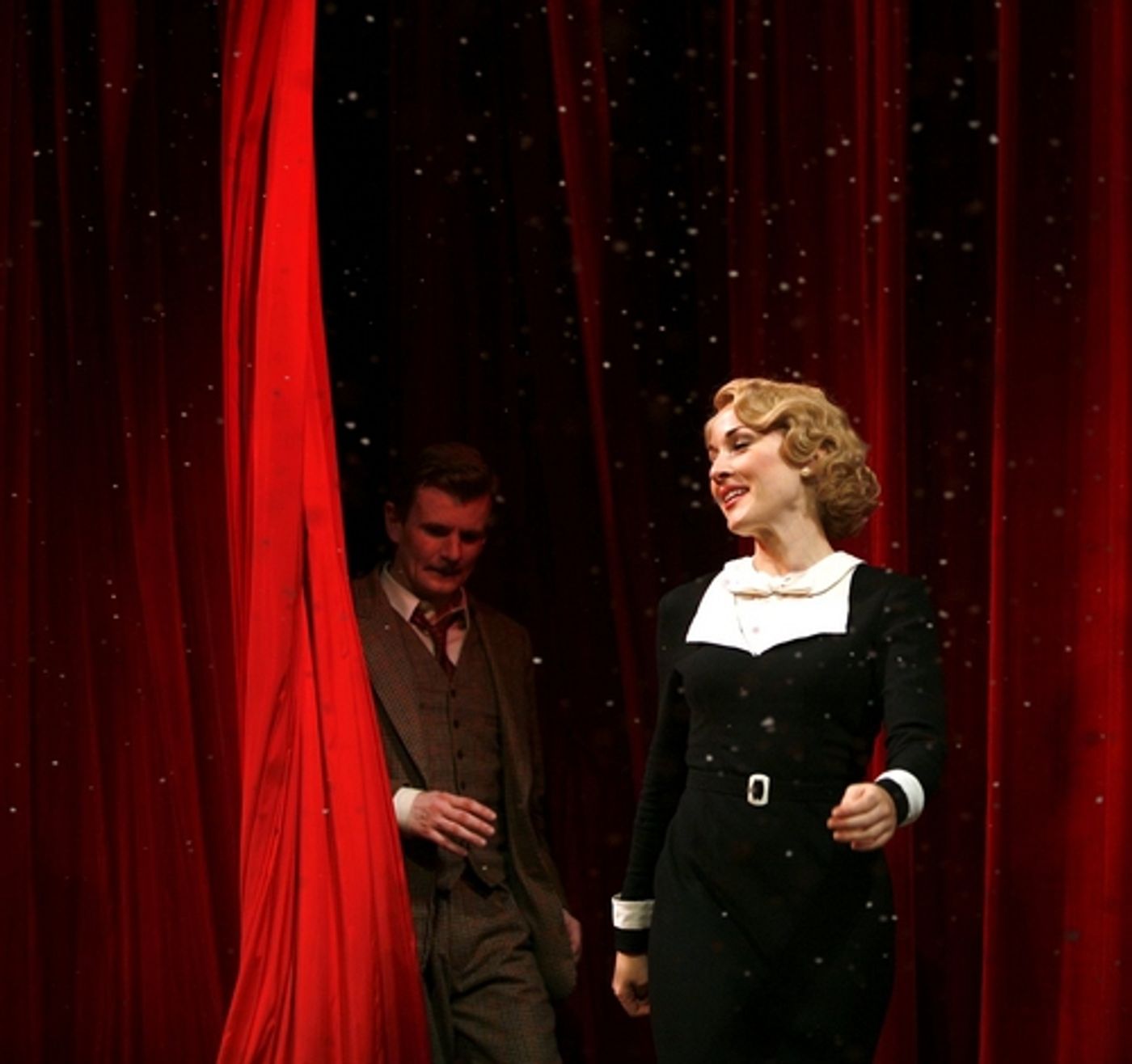 Photo Coverage: 39 STEPS Opening  Image