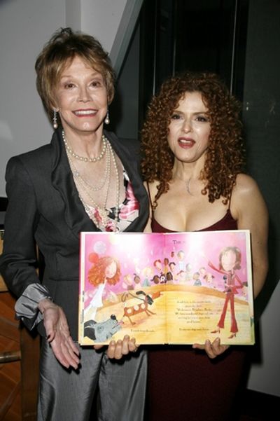 Mary Tyler Moore and Bernadette Peters
 Photo