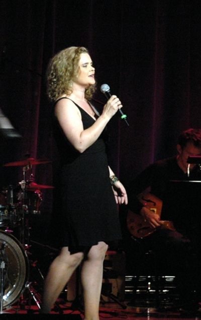 Julie Reyburn
 Photo