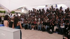 Penelope Cruz and Woody Allen @ BroadwayWorld Penelope Cruz and Woody Allen Photo