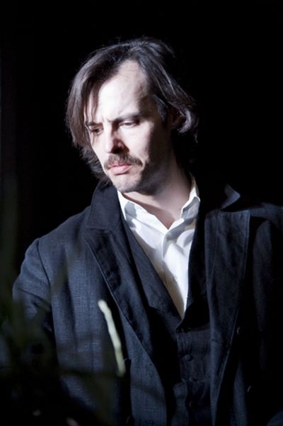 Paul Hilton (Johannes Rosmer) in Rosmersholm Photo