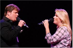 Rob Evan and Trisha Yearwood
 Photo