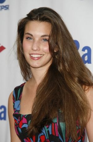 Rainey Qualley Photo