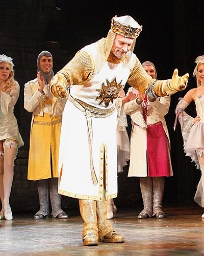 Photos: Stephen Collins and Drew Lachey Join Spamalot — photo 16 of 36