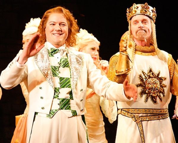 Robert Petkoff, Stephen Collins
 Photo