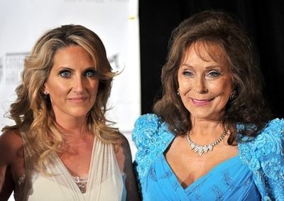 Lee Ann Womack and Loretta Lynn 
 Photo