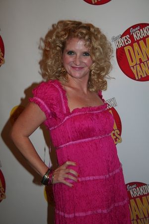 Megan Lawrence (Gloria Thorpe)
 Photo