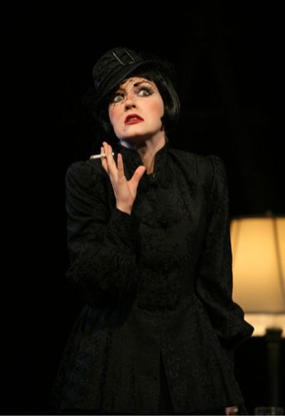 Jennifer Ferrin Photo