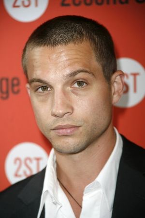Logan Marshall-Green Photo