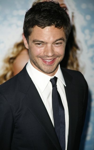 Dominic Cooper
 Photo