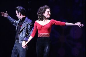 Max Crumm and Laura Osnes
@ BroadwayWorld Max Crumm and Laura Osnes
Photo