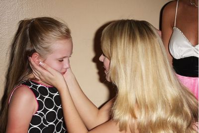 Bailey Hanks and her younger sister Photo