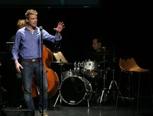 Barrett Foa Photo