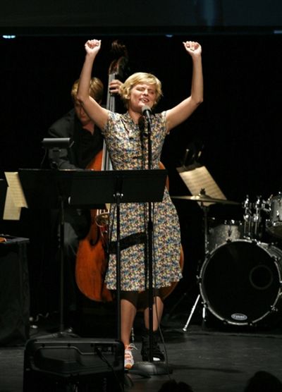 Martha Plimpton Photo