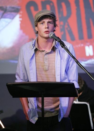 Hunter Parrish Photo