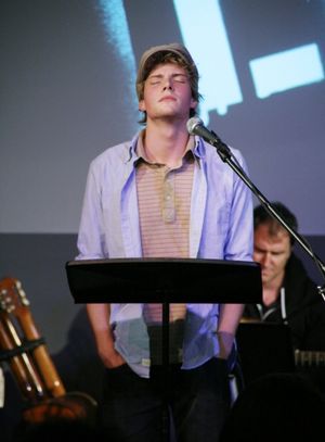 Hunter Parrish Photo