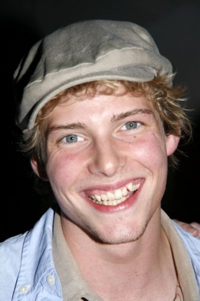 Hunter Parrish Photo