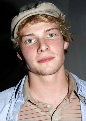 Hunter Parrish Photo