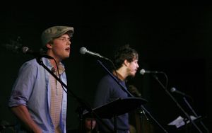 Hunter Parrish Photo