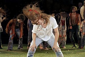 Jonathan Groff Photo