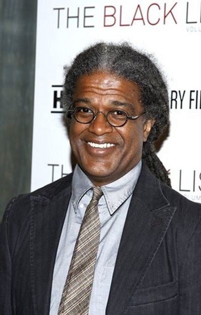  Elvis Mitchell
 Photo