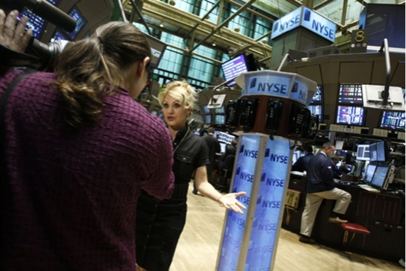 Photo Coverage: Orfeh Rings the Opening Bell at the NYSE  Image
