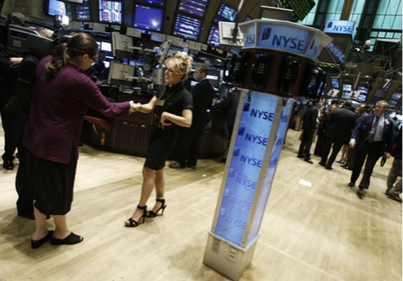 Photo Coverage: Orfeh Rings the Opening Bell at the NYSE  Image