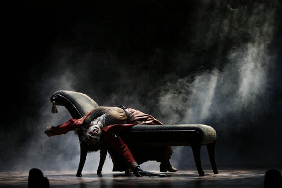 Photo Flash: A Tale of Two Cities Image