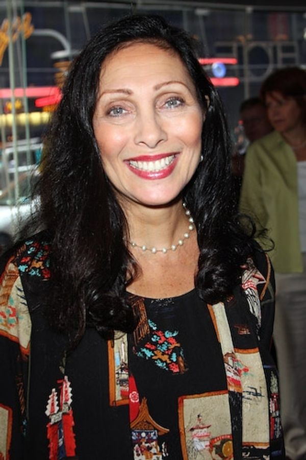 A Brush with Georgia O'Keeffe's Natalie Mosco Photo